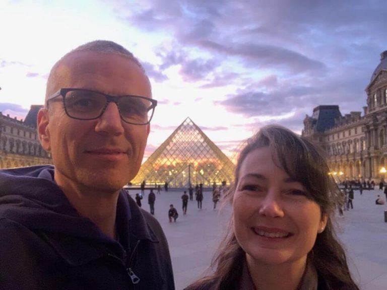 Photo des deux coachs et formateurs professionnels Loïc Delcros et Karine Guibert pour le programme leaders inspirés